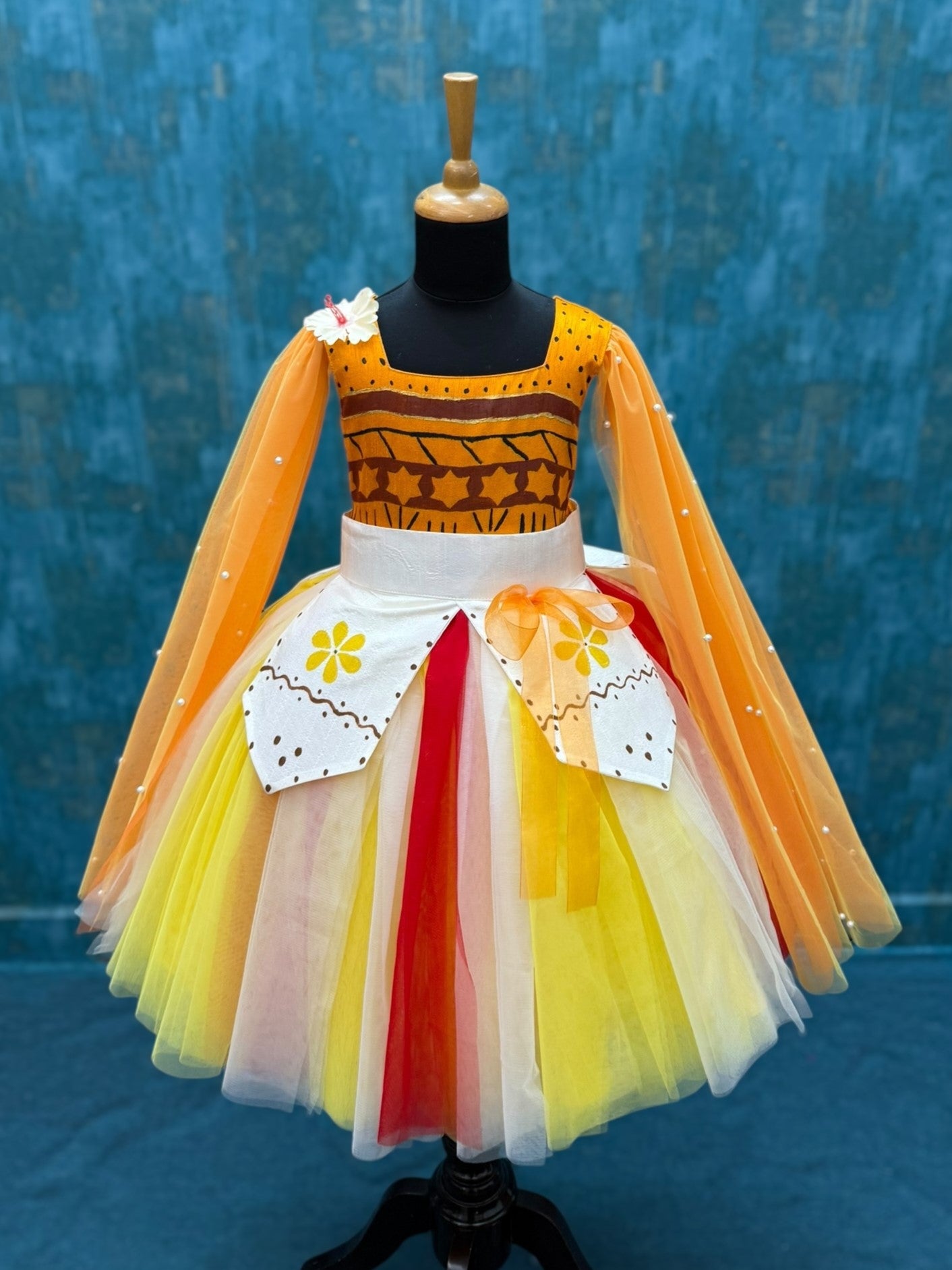 moana theme gown with detachable waist belt 5-6Y moana theme gown with detachable waist belt 5-6Y