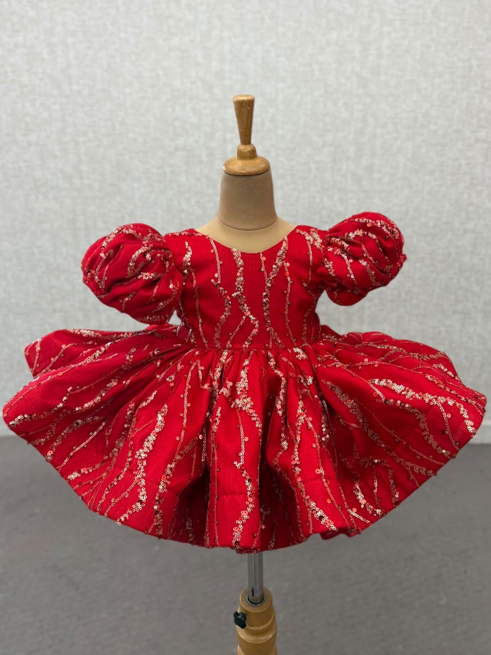 red Royal Mini Gown with puff sleeves
