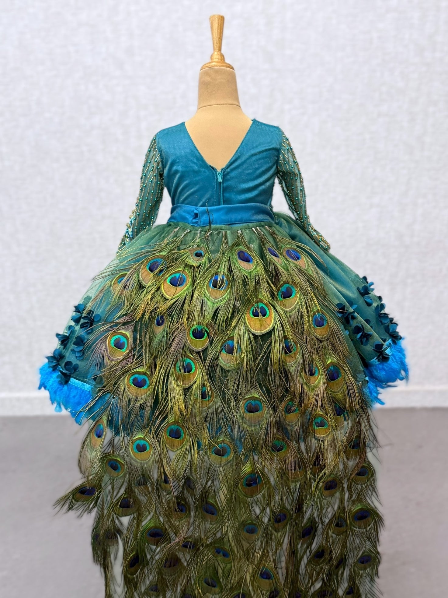 Peacock Feathered Emerald Majesty