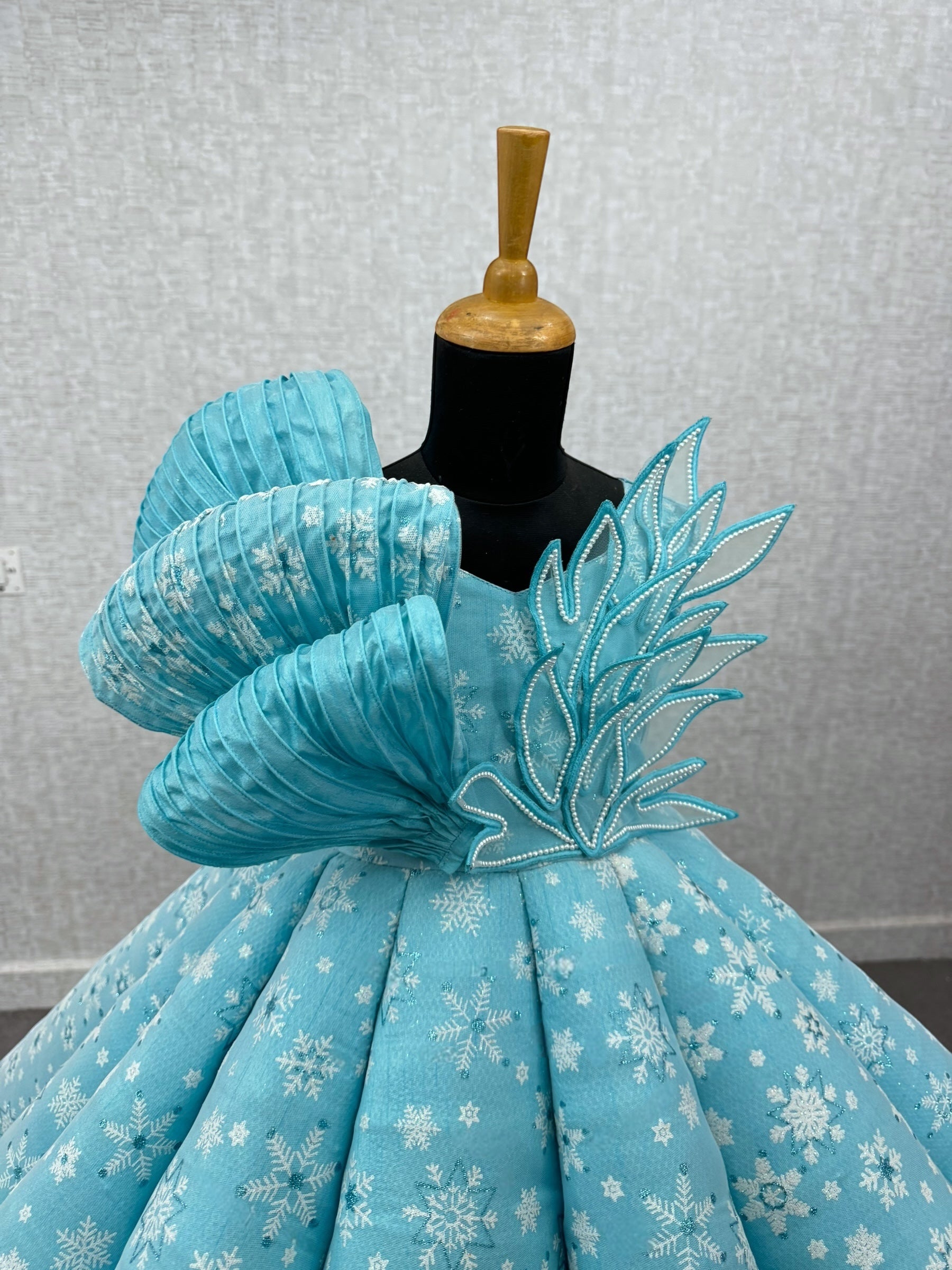 White snow fall Structured Panel Ball Gown with Embossing Bows and Hand Embroidered Petals