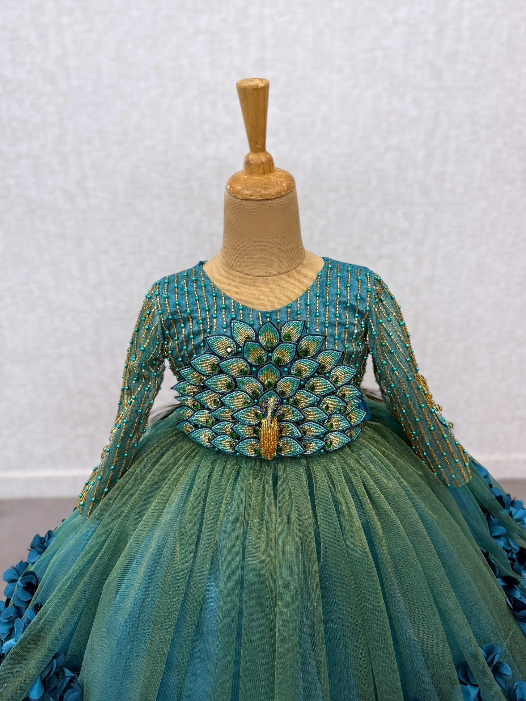 Peacock Feathered Emerald Majesty